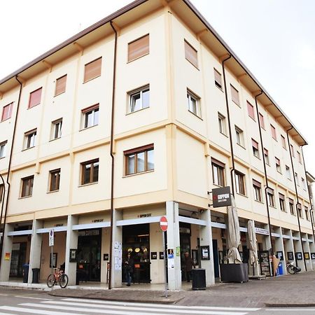 Bed and Breakfast Pop Art House Near Venice Mogliano Veneto Exterior foto